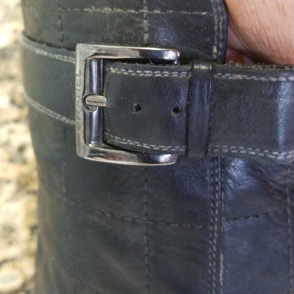 Chanel Boots authentic - Picture 2 of 5